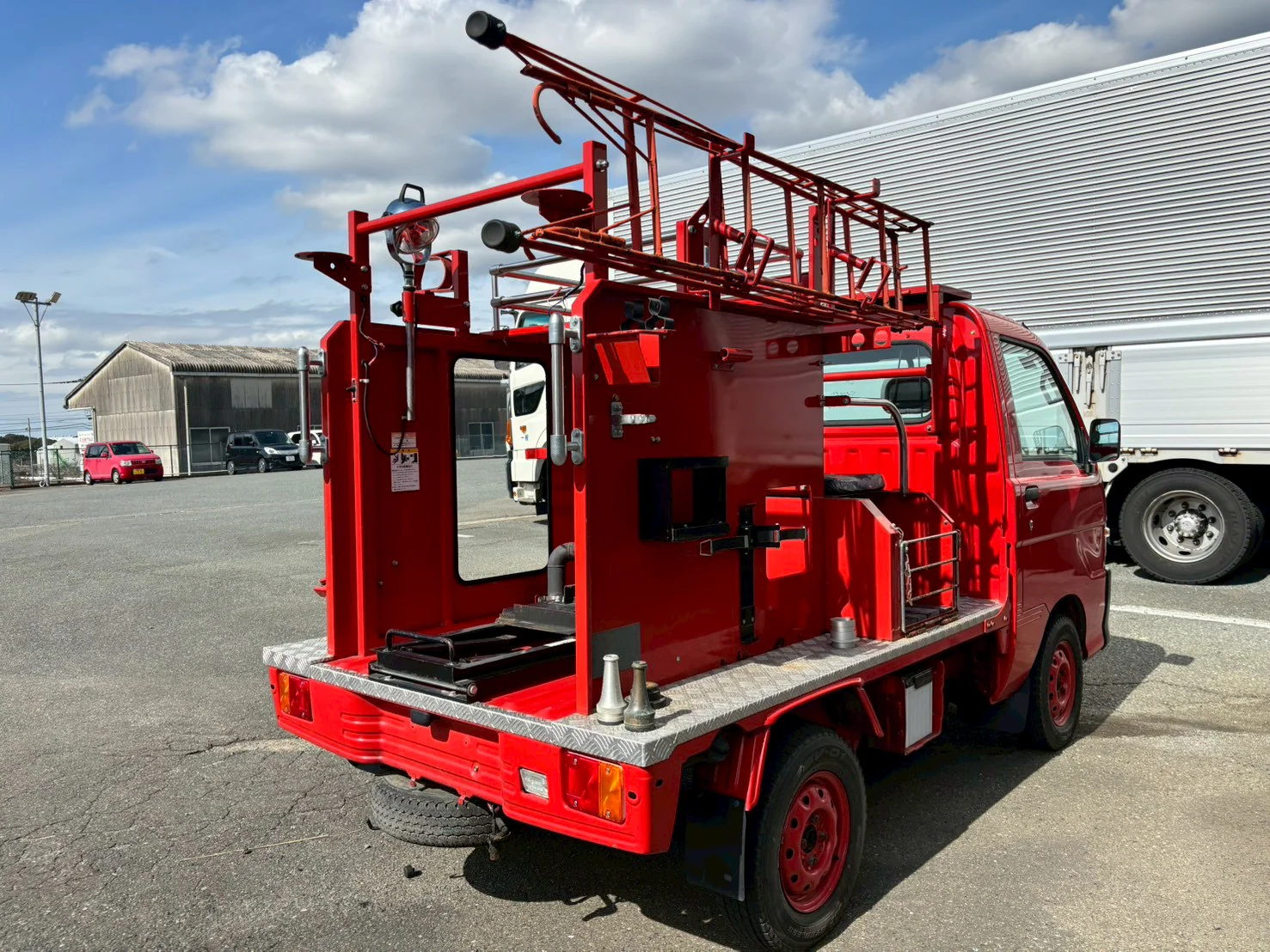 2001 Daihatsu Hijet Firetruck 4WD - Image 4