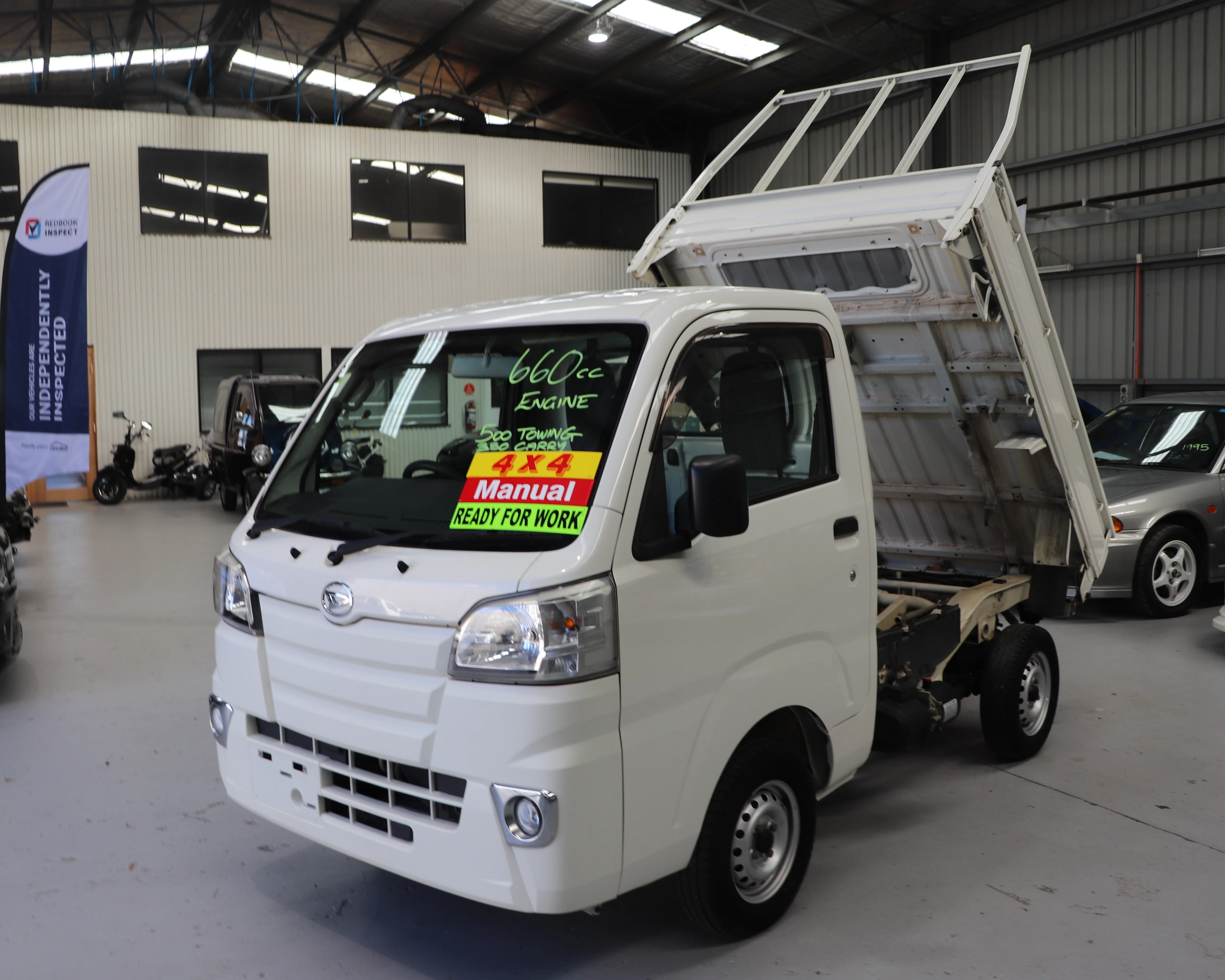 2014 Daihatsu Hijet Low Dump - Image 5