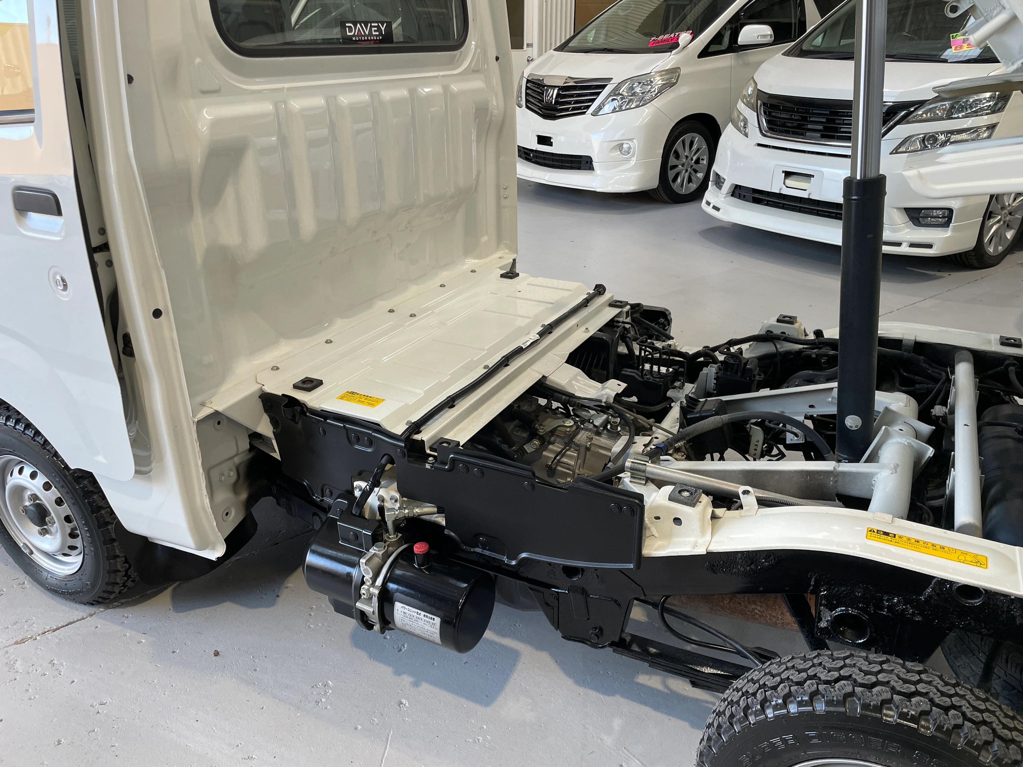 2016 Daihatsu Hijet Dump 4WD - Image 10
