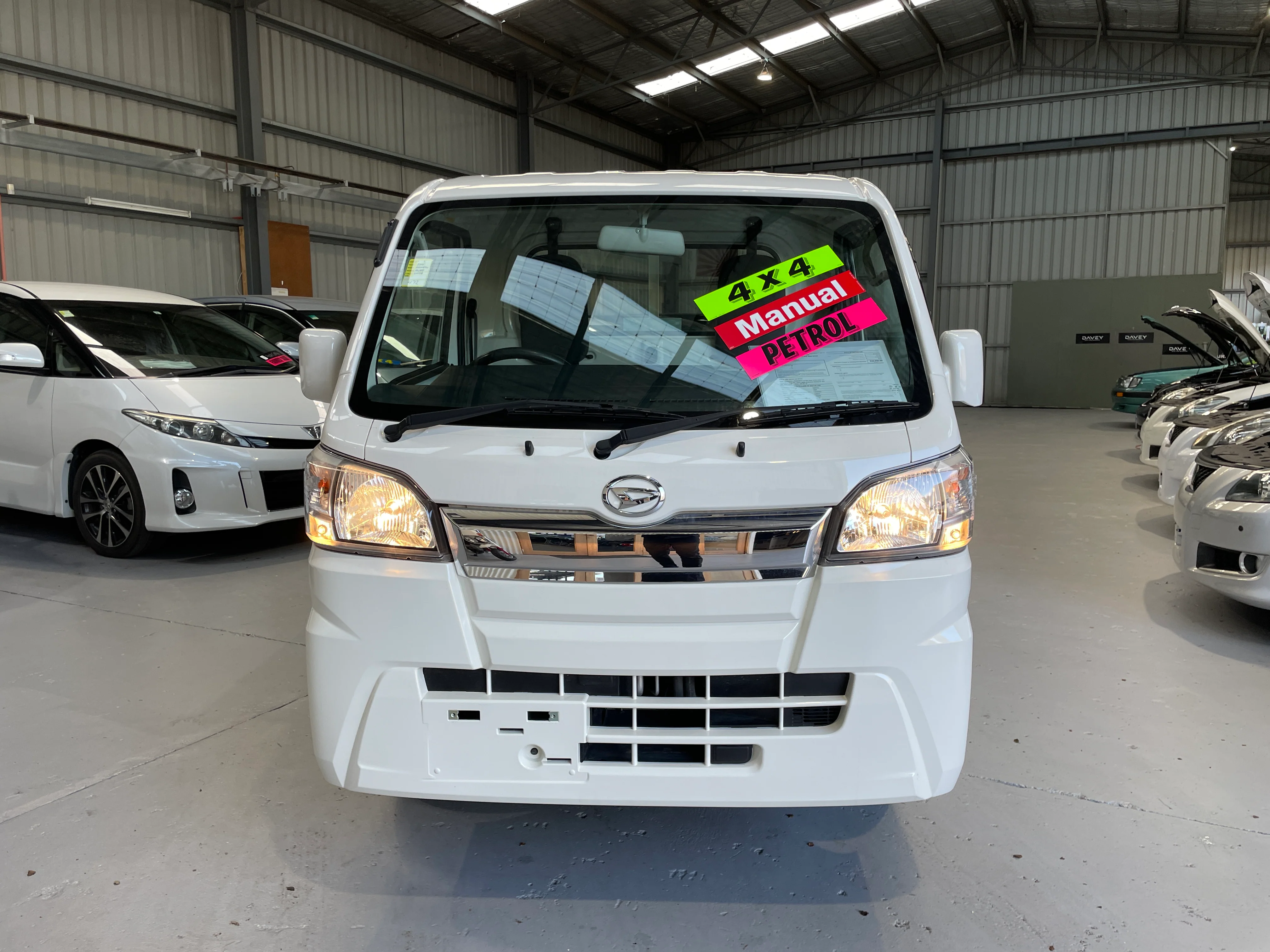 2016 Daihatsu Hijet Dump 4WD - Image 9