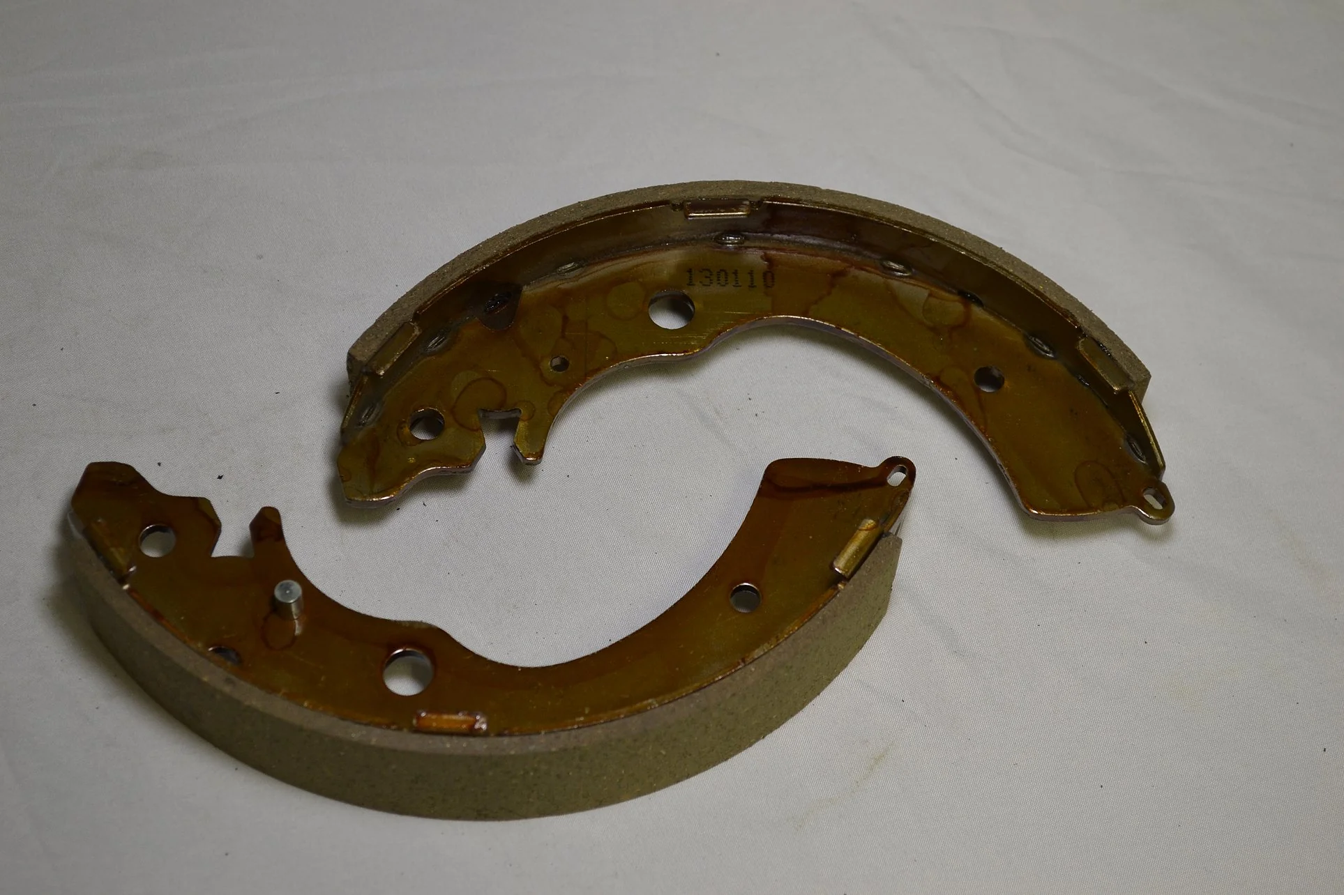 Suzuki Rear Brake Shoe Set - Image 3